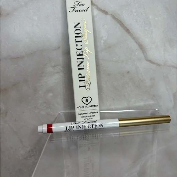 Too Faced Lip Injection Extreme Lip Shaper - Happily Ever After - Picture 2 of 3